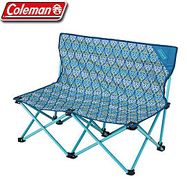 以考量坐起來的感覺設計出讓腰背角度最舒適的低座椅型休閒椅 背面附有置物袋 折疊式收納，小巧不佔空間