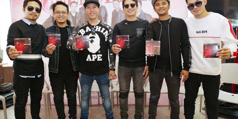 Lirik Dan Chord Lagu Aku Tetap Cinta Repvblik Kompas Com Line Today