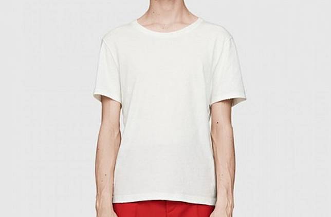 Ini Dia 5 Kaos Oblong Putih yang Harganya Nggak Masuk Akal