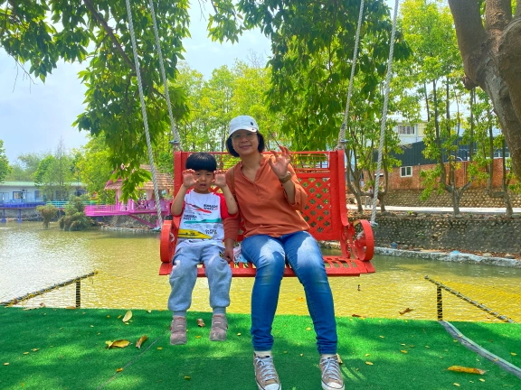 中部景點,斗六景點,斗六花旗木,近水樓台,近水樓台湖畔森林咖啡,近水樓台湖畔森林咖啡交通資訊,近水樓台湖畔森林咖啡停車場,近水樓台湖畔森林咖啡停車場花旗木,近水樓台湖畔森林咖啡門票,雲林IG打卡點,雲林景點,雲林網美景點,雲林花旗木近水樓台湖畔森林咖啡花旗木