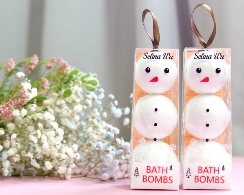 內容： 香草味 3顆入 容量： 30G*1+40G*1+50G*1 產地：中國製造，台灣監製 本產品經SGS安全認證 帶著雪人一起泡澡，就像是進入一個美好的童話，給自己暫時忘掉一切煩惱的奇幻時空，讓自