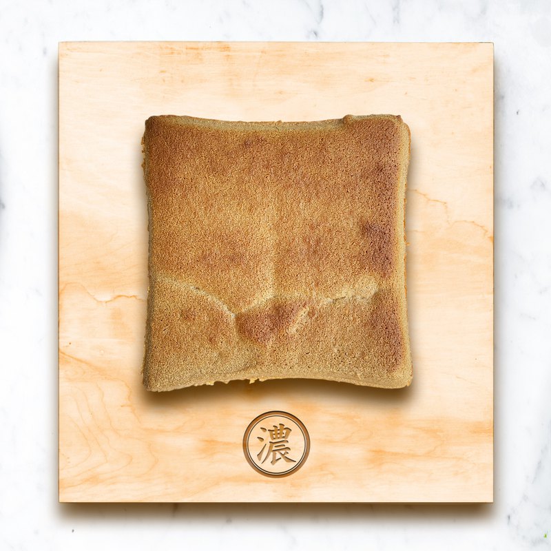 濃厚土司是肚肚獨家的甜點土司。 綿密的特級麵包，塗抹上獨家製作的【奶舒濃醬】，誠意十足不膩口，鬆酥的療癒系濃醬，舒芙的按摩著舌蘊，化出濃濃奶香氣，加上只要簡單加熱，無論早晨的獨享咖啡time或是高壓加