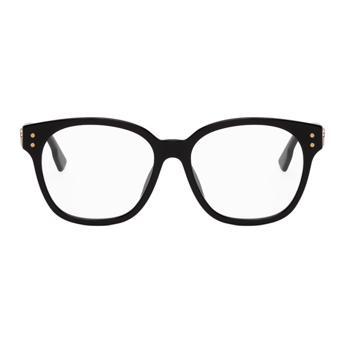 黑色方框光学眼镜，采用醋酸纤维板材。一体式鼻托，铰链五金，鼻桥徽标雕花，立体镜脚徽标牌。金色五金。尺寸：53.16 145。配有磁吸开合的徽标压花皮革硬质镜盒。供应商配色：Black