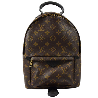 全世界公認最頂級的品牌Louis Vuitton，任何國家的名媛紳士都是其愛用者，百年來一直以四瓣花跟LV的縮寫組合，成為各時代潮流的領導者