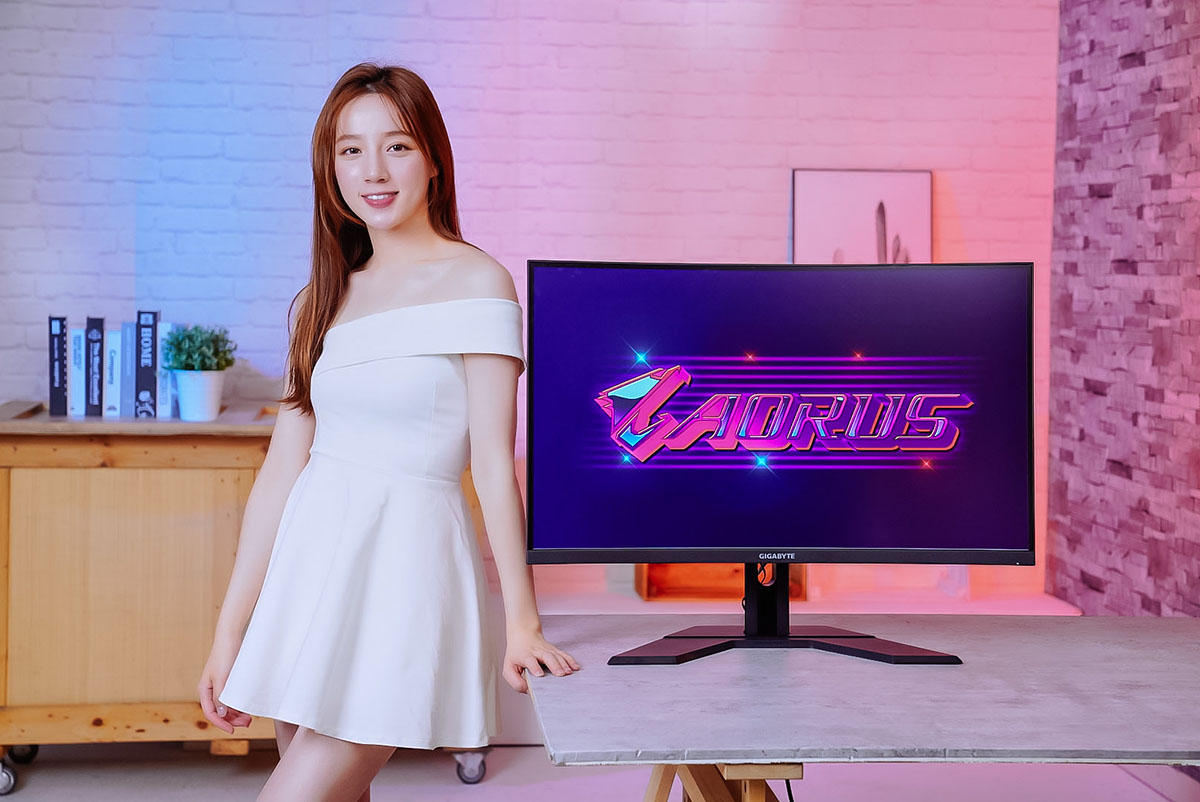 GIGA G32QC 165Hz 極速HDR 電競螢曲面幕，1ms 超快反應，OSD Sidekick 強大操控力