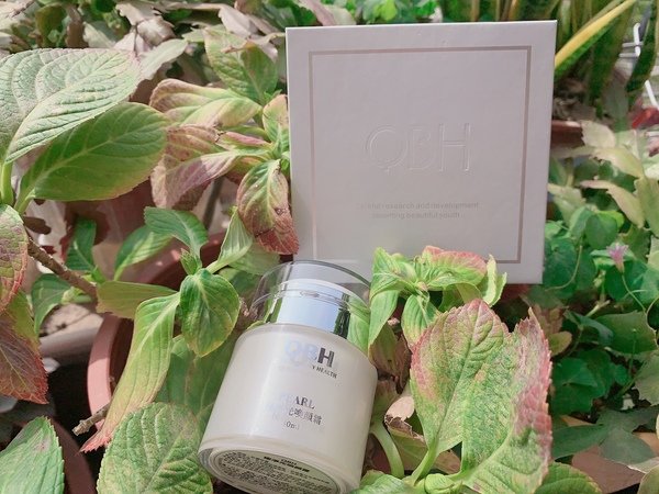 『保養品推薦』武漢肺炎期間美妝部落客、網美瘋傳痘痘肌、敏弱肌與孕婦安心適用-高純度清潔保養秘密武器--QBH極淨光喚顏霜與極緻亮白煥活面膜開箱分享