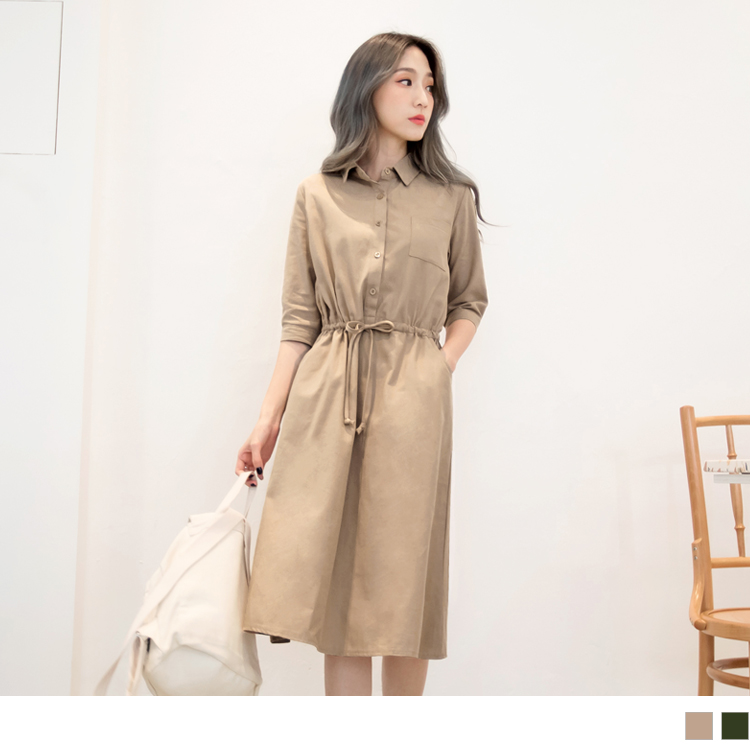 充滿氣質的森林系色調，搭配含棉量高的材質， 透氣度高、手感親膚滑順更細緻 ! 襯衫領及排釦設計打造知性感穿搭 ~ 腰部抽繩設計輕鬆拉出腰身曲線 ~ 真實口袋設計增加實用性 ! 簡單一件穿出簡約休閒質感