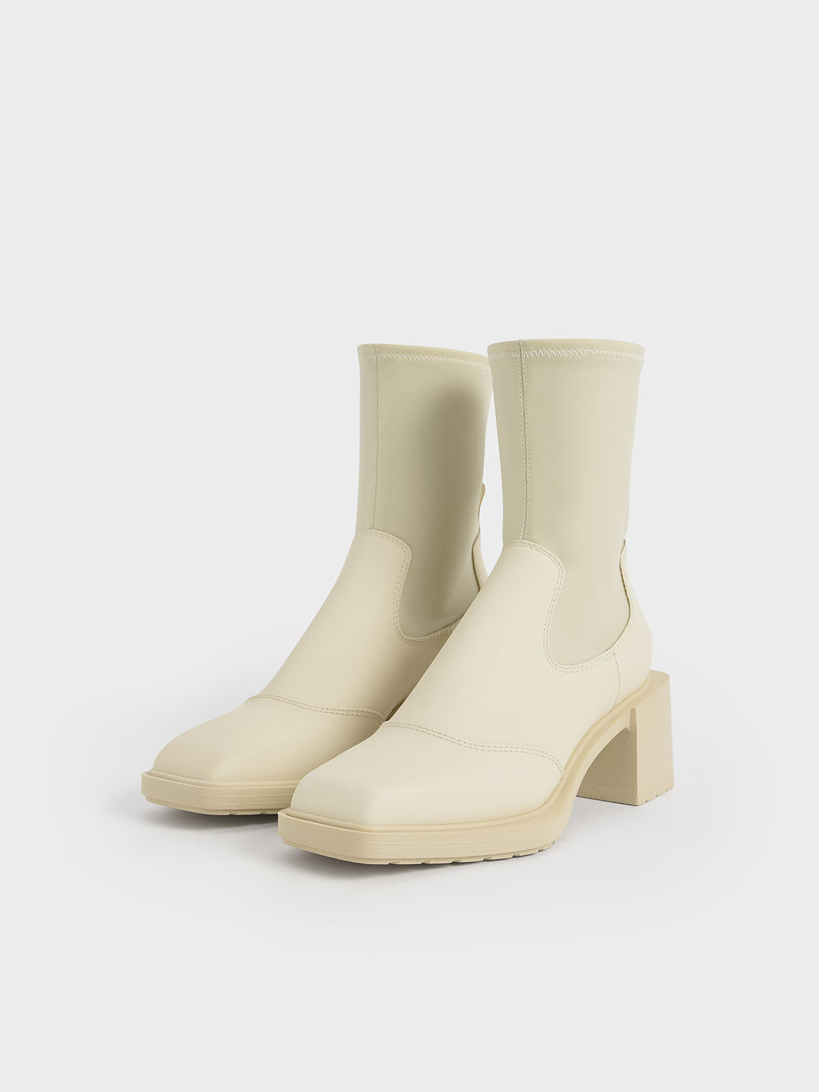 CHARLES & KEITH mouggan聯名：拼接粗跟襪靴 - 石灰白