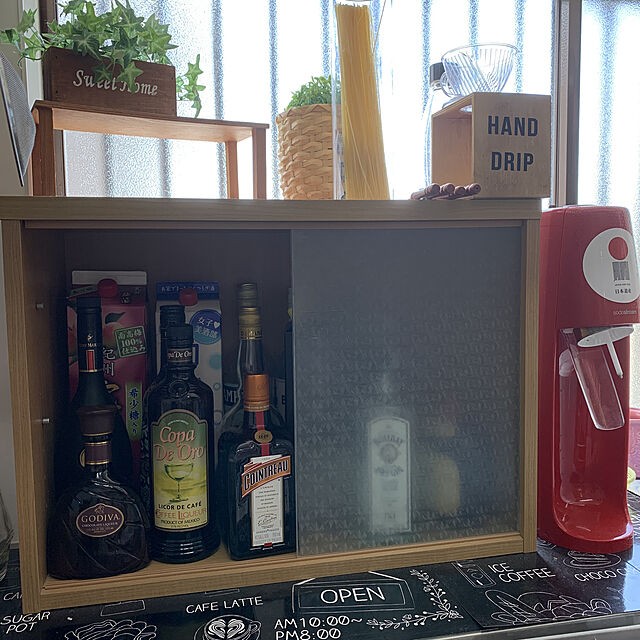 おうち飲みを楽しく快適に 意外とかさばるお酒の収納アイディア