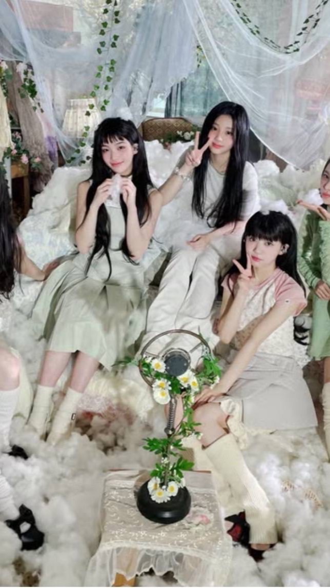 ILLITなりきり！