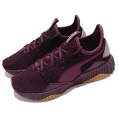 品牌: PUMA型號: 19115303品名: Defy Luxe Wns配色: 紫色 黑色特點: 基本款 舒適 透氣 膠底 穿搭 球鞋 紫紅 黑