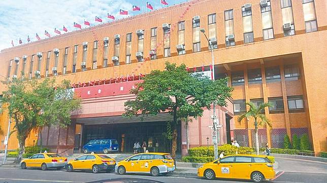 輔導員9捏少年蛋蛋 遭追償25萬元