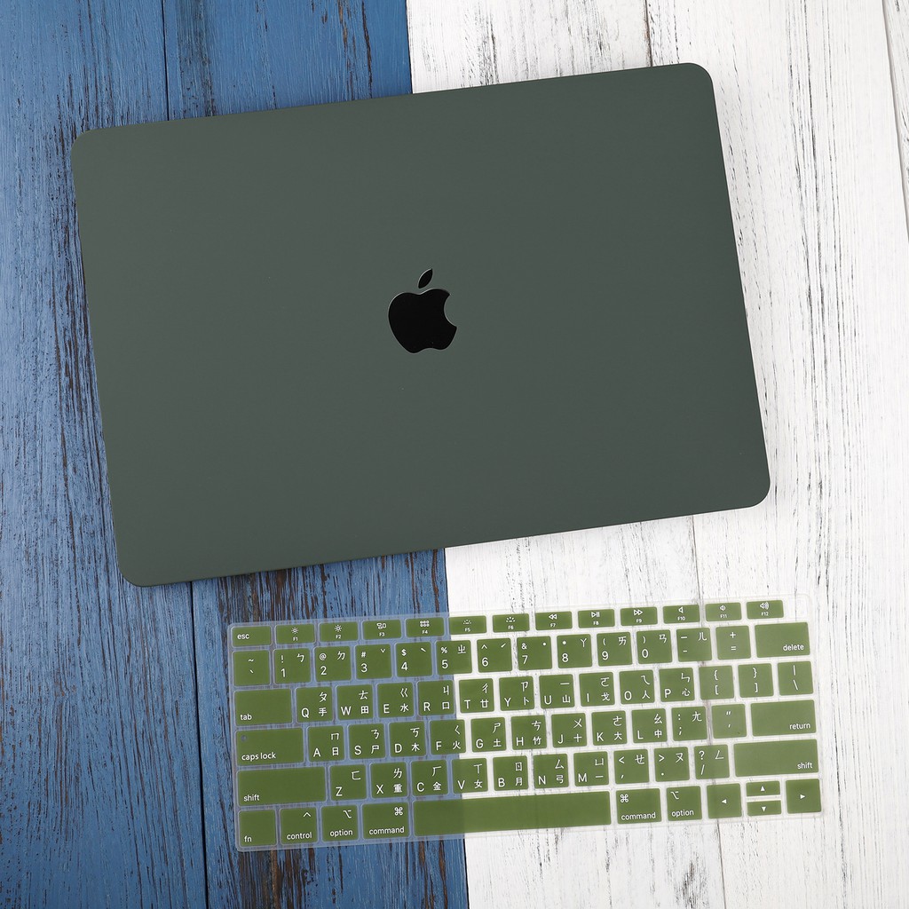 暗夜綠新色殼，有分鏤空和實心搭配的鍵盤膜有 綠色注音鍵盤膜，漸變灰注音鍵盤膜，黑色注音鍵盤膜請根據喜愛，選擇搭配的鍵盤膜暗夜綠只有以下型號-新款 Macbook Air 13.3 吋 2018 201