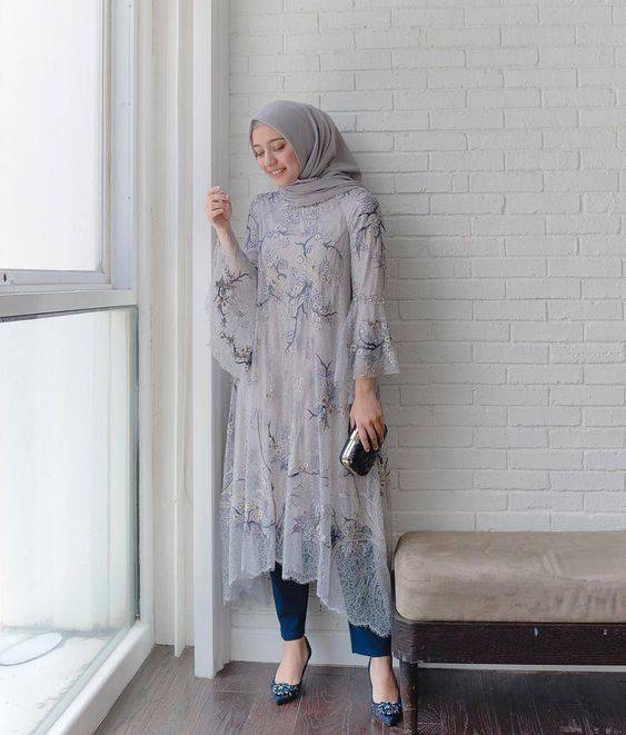 Inspirasi Model Baju Pesta Brokat Dan Celana Panjang Buat Hijaber Womantalk Com Line Today