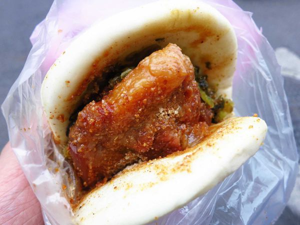 【三重早餐】無名刈包-超大控肉刈包-後竹圍街 【三重早餐】無名刈包-超大控肉刈包-後竹圍街
