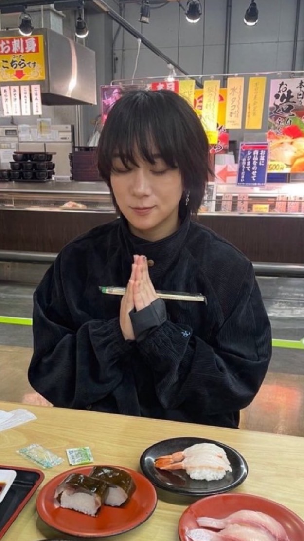 伊澤彩織・わんころもち