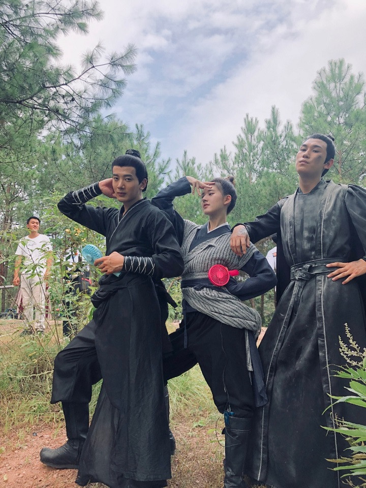 《傳聞中的陳芊芊》趙露思曬幕後照