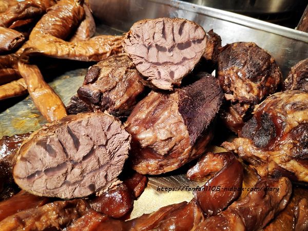 【饒河街美食】撒豆牛滷味 #秘製東坡汁 #牛腱 #牛肚 #牛筋 #限量滷大腸 #饒河創始店 #饒河街必吃 (5).jpg