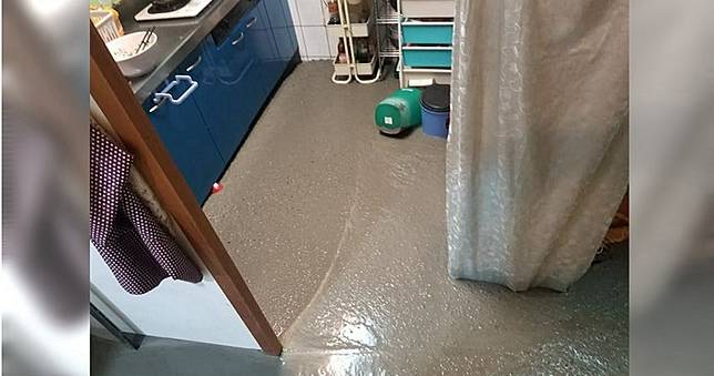 隔壁灌漿他家遭殃　水泥流直竄室內「整層樓報銷」