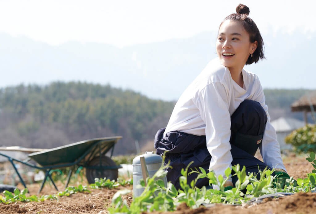 畑を借りて週末農業 モデル 浅見れいなさんが自然を身近に感じる暮らしの中で考えたこと