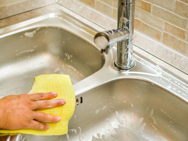 水回りの白い塊の正体 カルキ汚れ の成分は 頑固なカルキ汚れを賢く落とす方法 オリーブオイルをひとまわしニュース