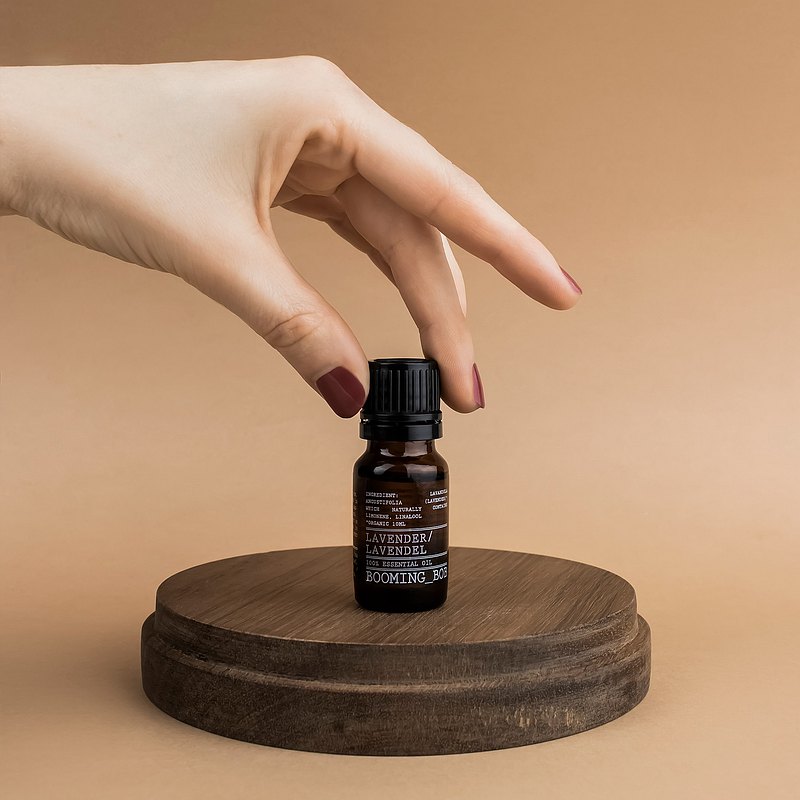 Booming Bob 是來自瑞典的無水保養專家。 全系列只使用有機植物油、精油、蜂蠟與來自大自然的植萃精華，從原料到包裝，貫徹永續哲學的純淨保養品牌。 讓天然植物萃取的油，帶你走進有機保養的世界裡！