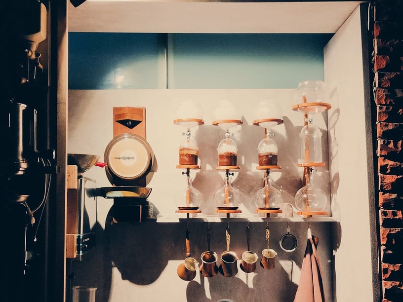 深夜好去處！台中10間深夜咖啡廳推薦，清水模藝廊、露天音樂會，這家咖啡廳還賣咖哩飯