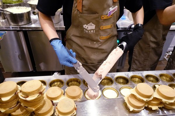 信義區車輪餅-青畑九號豆製所台北快閃店，新竹超人氣浮誇系車輪餅台北信義區03/01-04/22人氣口味和獨家口味統一時代百貨期間限定，台北好吃車輪餅
