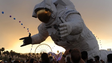 如同夢境般的音樂祭典 來欣賞 Coachella 龐大的藝術裝置