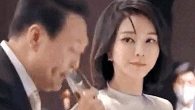 尹錫悅 妻管嚴 喝酒被第一夫人怒瞪嚇到放下 Tvbs Line Today