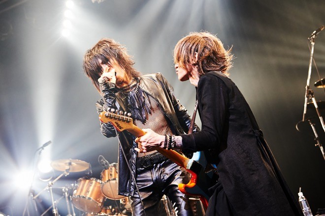 ライブレポート】足立“YOU”祐二＜三回忌追悼コンサート＞、MORRIEやSUGIZO、TERRA  ROSA等が出演「思う存分、楽しんでもらえたら」（BARKS）