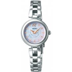 ◎原廠公司貨|◎珍珠母貝面盤、太陽能充電功能|◎不鏽鋼錶殼、錶帶、料號：V117-0CT0S (SWFA189J)品牌:SEIKO精工錶型號:V117-0CT0S(SWFA189J)使用族群:女錶手錶