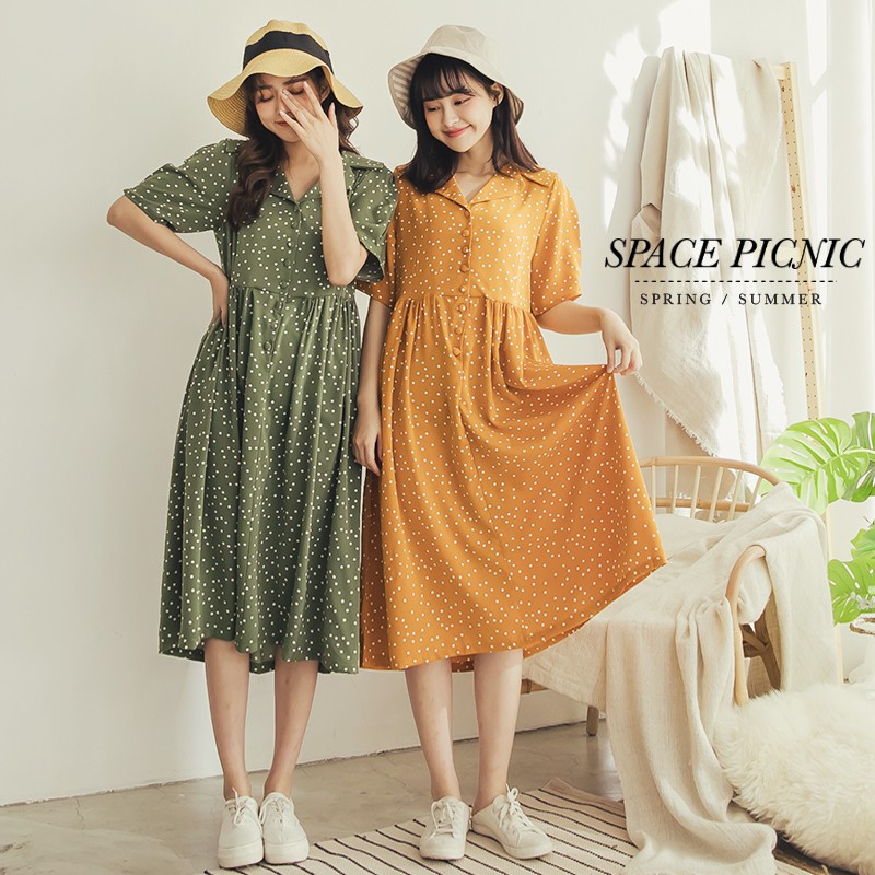 Space Picnic｜點點翻領包釦短袖洋裝(現+預)【C19051040】
