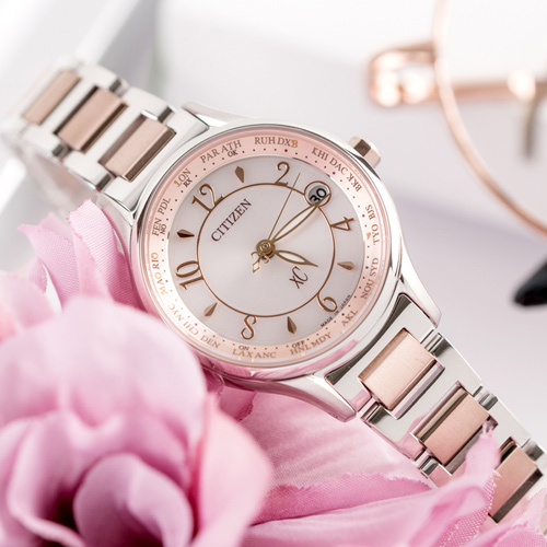 【買就送！２張威秀電影票】HEBE廣告配戴款 CITIZEN xC 尊貴櫻花粉電波光動能鈦金屬腕錶 EC1167-55W 星辰 光動能 Eco-Drive 公司貨保固 現貨 熱賣中!