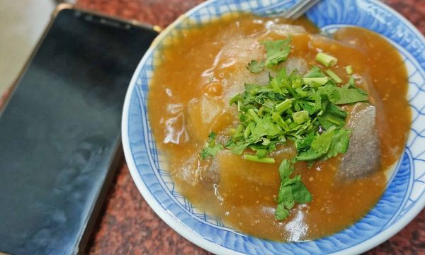 【台北美食】金龍大腸麵線-隱身在市場附近的美味小吃店