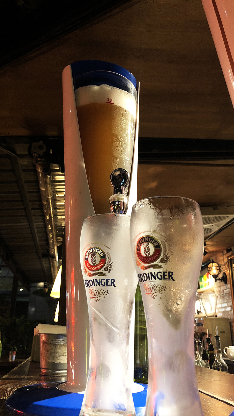 Plan B 歐陸街頭市集小酒館,東區現場演奏餐廳,忠孝敦化現場演奏餐廳,歐式酒窖餐廳,熱紅酒餐廳,東區露天酒館,ZARA