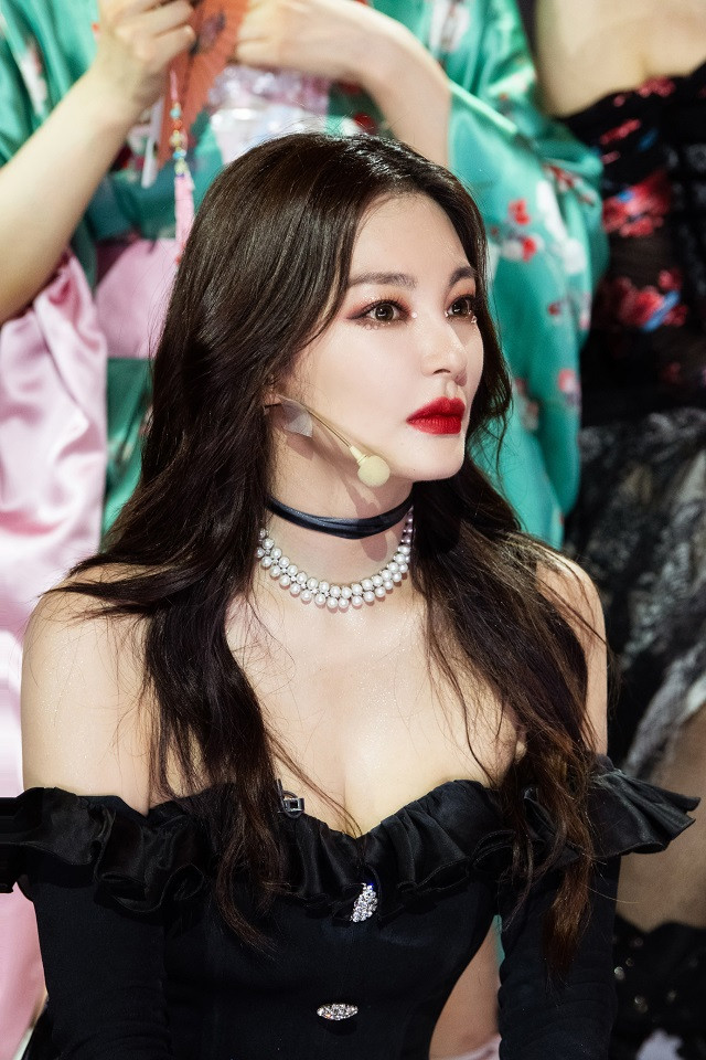 「沙漏身形」美腿女神1：張雨綺