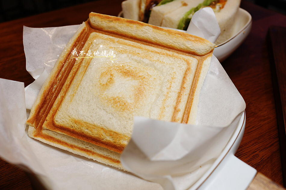 犀牛犀牛肉蛋吐司,南京復興美食,南京復興早午餐,我不是他媽媽,南京東路不限時早午餐 ,創意料理,創意早餐,低卡,低熱量,生酮,國民健康署