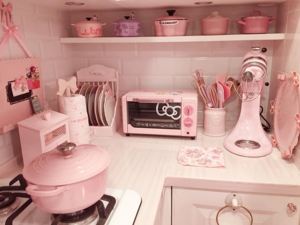 網友小美將住了24年的老屋重新整修，喜愛粉紅色及烹飪