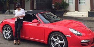 Kenangan Julia Perez dengan Mobil-mobilnya