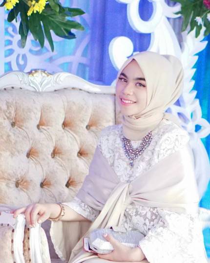 Contek 9 Inspirasi Prom Dress Buat Hijabers dari Para Selebgram 