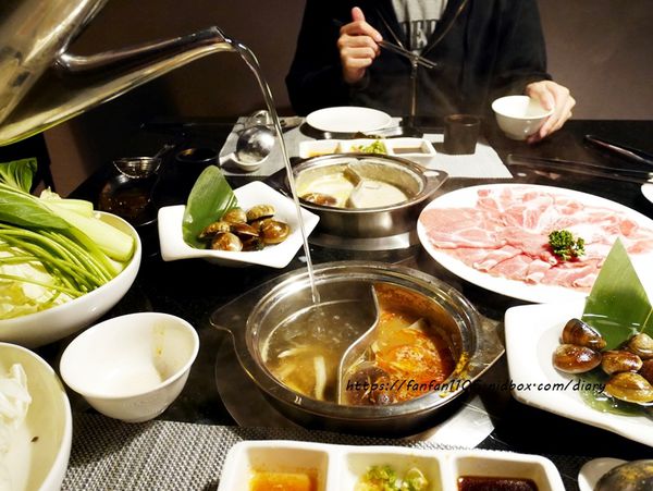 【內湖美食】明水然日式海鮮鍋物 #個人鴛鴦鍋 #黑松露牛奶鍋 #椰子雞鍋 #馬賽蕃茄海鮮 #無菜單鐵板燒 (30).JPG