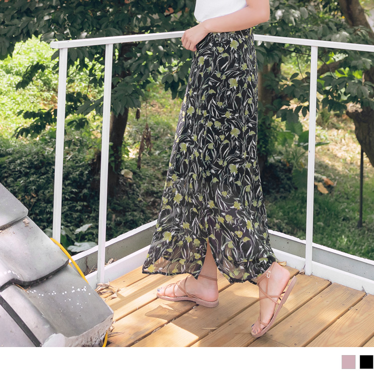 臧芮軒。雪紡滿版花卉印花開衩內裡傘擺長裙