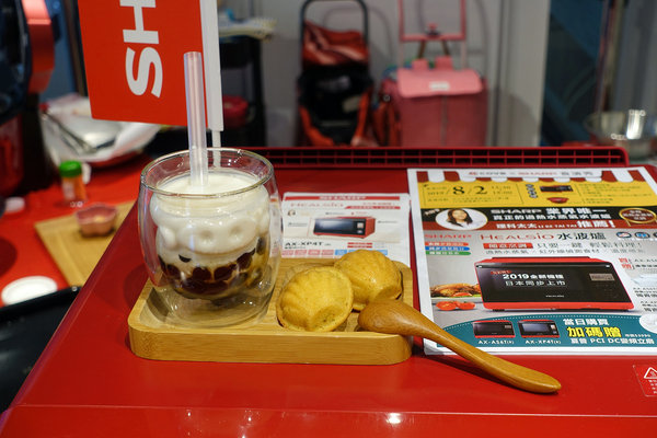 COVEx夏普展演活動，捷運小巨蛋站智慧生活館，結合咖啡店、家電體驗、廚藝教室、精選生活好物、特賣會，可場地租借且有網美牆打卡的主題式情境賣場