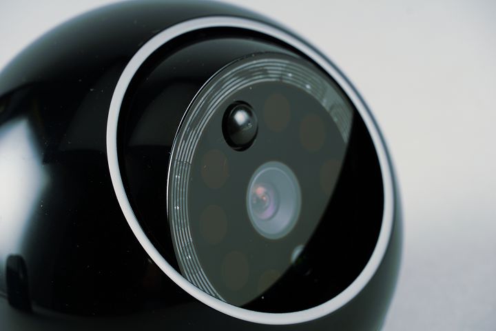 Amaryllo愛瑪麗歐打造的不僅是網路攝影機，更是安防機器人！具備自動追蹤功能及AI辨識功能的AR系列智慧保全