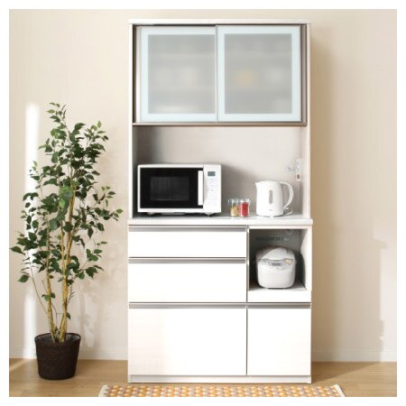 ※以下商品說明，部分使用同系列其他款式，僅作為功能說明參考。 精巧設計的廚櫃，輕鬆營造時尚的廚房空間。 採用高級質感的鋁製門框，橫拉滑軌式拉門讓收納物清楚可見。 工作台桌面採用耐刮