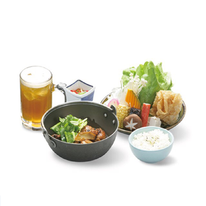 套餐包含鍋品、菜盤、附餐飲料(冰∕熱)、主食(任選：白飯、冬粉、茶麵)。 使用說明： 1.限台灣本島使用。 2.商品供應以各店現場為準，建議先致電詢問商品狀況。 3.價格內含10%服務費，供餐時間依各