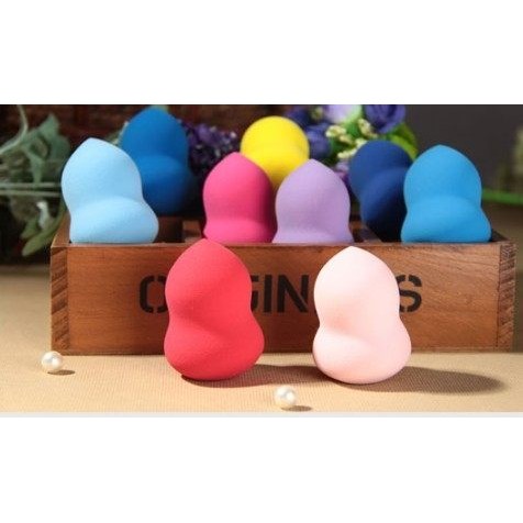 乾濕兩用不管是上妝卸妝都超方便的哦不吃粉超好用２０１最新的粉撲哦真的是哪個女孩必備的神器耶‼️而且️毒️味️染劑真的超棒！一個大約7公克建議一次購買兩個唷~比較方便可乾濕兩用喔～尺寸：４０ｍｍ＊６０ｍ