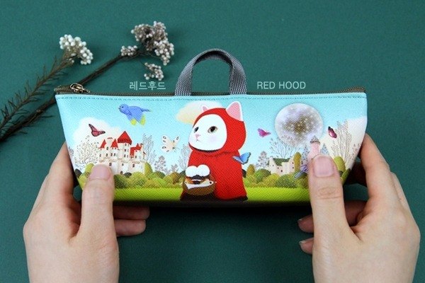 有別於傳統的筆袋設計! Jetoy 甜蜜貓利用手提袋的設計, 讓筆袋整體表現的更亮眼~ 可放在大包包裡,也可單獨帶著外出, 實在方便又實用! 商品圖檔顏色因電腦螢幕設定差異會略有不同，以實際商品顏色為