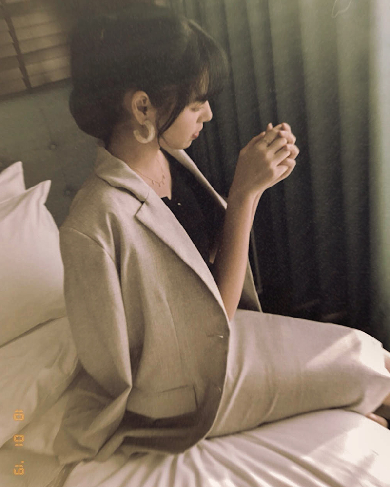 前雙口袋/後開岔/有墊肩 商品長度/適中商品版型/適中商品厚薄/適中商品彈性/無